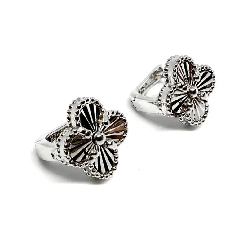 srebarni-damski-obeci-s-detelini сребърни детелини обеци